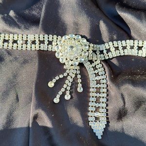 Women’s rhinestone adjustable belt